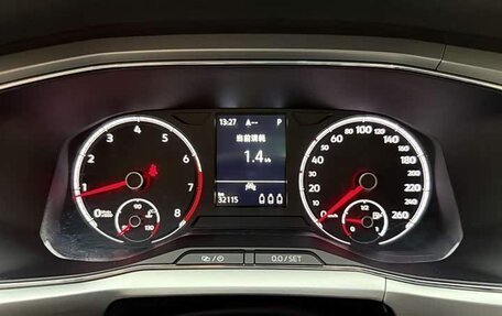 Volkswagen T-Roc I, 2021 год, 1 450 010 рублей, 24 фотография