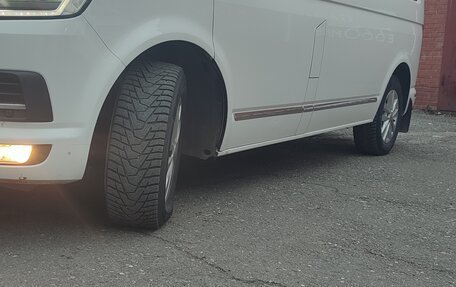 Volkswagen Caravelle T6 рестайлинг, 2018 год, 3 050 000 рублей, 5 фотография