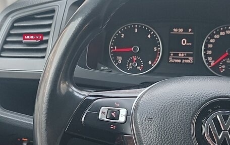 Volkswagen Caravelle T6 рестайлинг, 2018 год, 3 050 000 рублей, 10 фотография