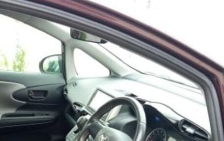 Toyota Wish II, 2011 год, 1 280 000 рублей, 6 фотография