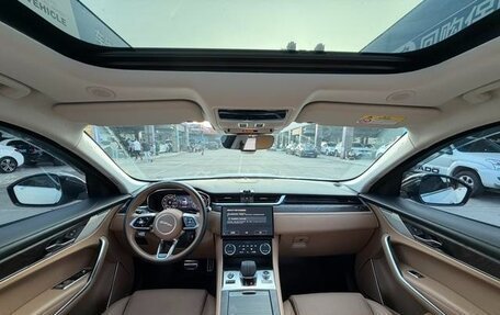 Jaguar F-Pace, 2023 год, 5 450 000 рублей, 8 фотография