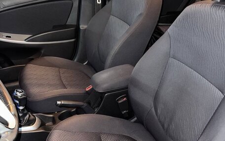 Hyundai Solaris II рестайлинг, 2011 год, 780 000 рублей, 11 фотография