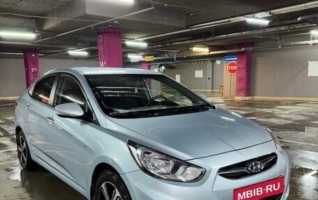 Hyundai Solaris II рестайлинг, 2011 год, 780 000 рублей, 3 фотография