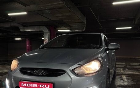 Hyundai Solaris II рестайлинг, 2011 год, 780 000 рублей, 16 фотография