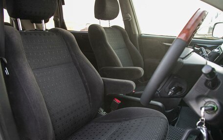 Toyota Ipsum II, 2004 год, 860 000 рублей, 12 фотография