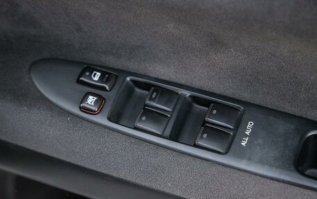 Toyota Ipsum II, 2004 год, 860 000 рублей, 21 фотография