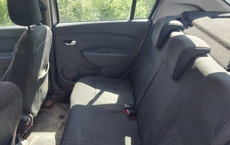 Renault Logan II, 2016 год, 450 000 рублей, 16 фотография