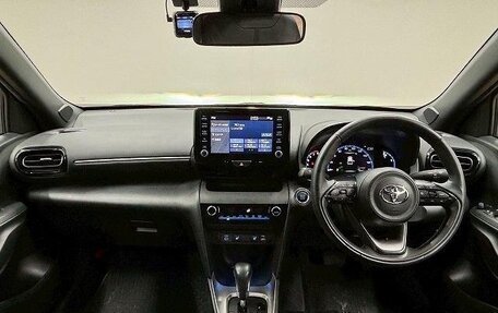 Toyota Yaris Cross, 2023 год, 1 550 000 рублей, 5 фотография