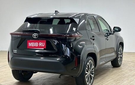 Toyota Yaris Cross, 2023 год, 1 550 000 рублей, 3 фотография