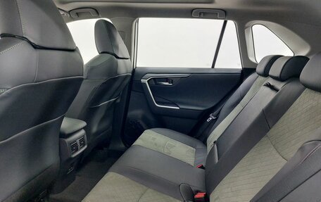 Toyota RAV4, 2025 год, 4 550 000 рублей, 23 фотография