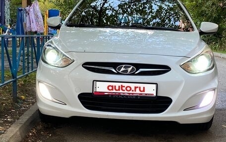 Hyundai Solaris II рестайлинг, 2012 год, 900 000 рублей, 1 фотография