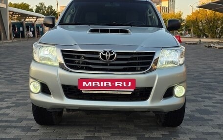 Toyota Hilux VII, 2012 год, 2 000 000 рублей, 2 фотография