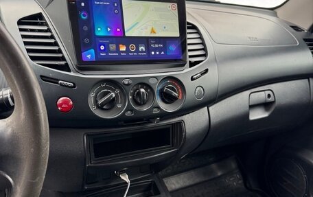 Mitsubishi L200 IV рестайлинг, 2014 год, 1 400 000 рублей, 4 фотография