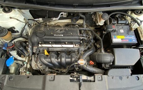 Hyundai Solaris II рестайлинг, 2012 год, 900 000 рублей, 5 фотография