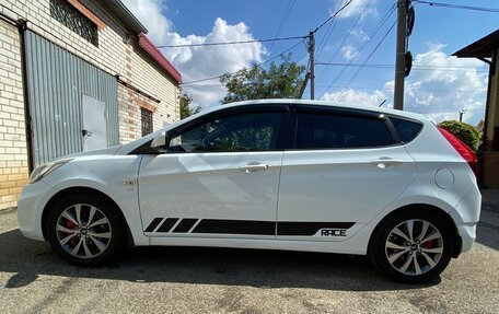 Hyundai Solaris II рестайлинг, 2012 год, 900 000 рублей, 17 фотография