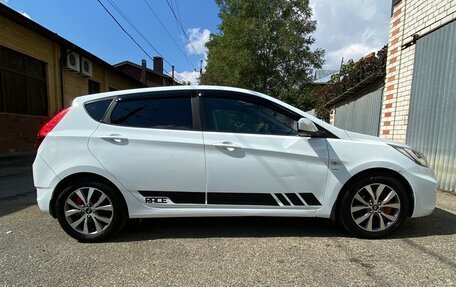 Hyundai Solaris II рестайлинг, 2012 год, 900 000 рублей, 18 фотография