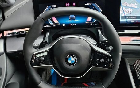 BMW 5 серия, 2025 год, 6 276 000 рублей, 13 фотография