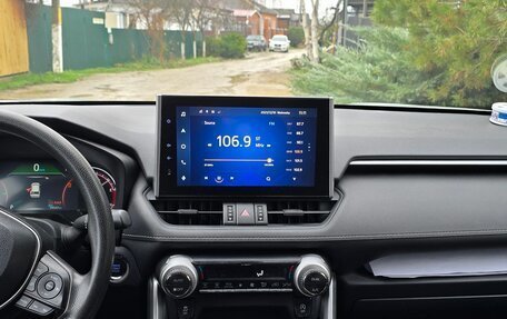 Toyota RAV4, 2022 год, 3 900 000 рублей, 17 фотография