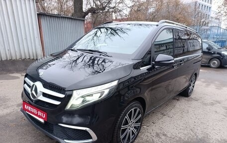Mercedes-Benz V-Класс, 2019 год, 4 700 000 рублей, 3 фотография