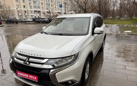 Mitsubishi Outlander III рестайлинг 3, 2017 год, 1 700 000 рублей, 1 фотография