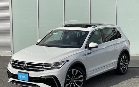 Volkswagen Tiguan II, 2021 год, 2 120 000 рублей, 2 фотография