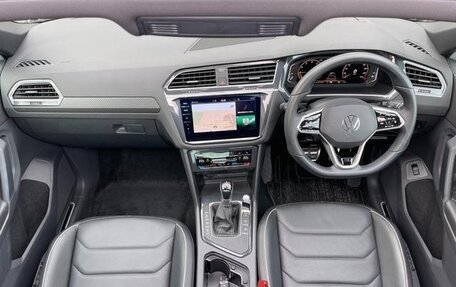 Volkswagen Tiguan II, 2021 год, 2 120 000 рублей, 12 фотография