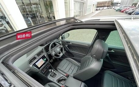 Volkswagen Tiguan II, 2021 год, 2 120 000 рублей, 11 фотография