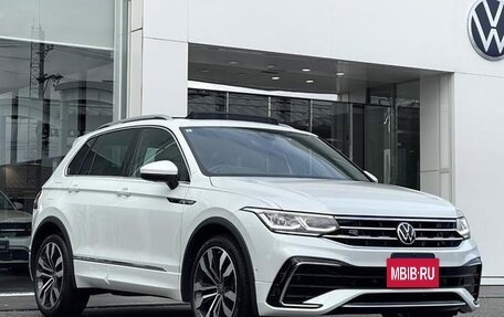 Volkswagen Tiguan II, 2021 год, 2 120 000 рублей, 3 фотография