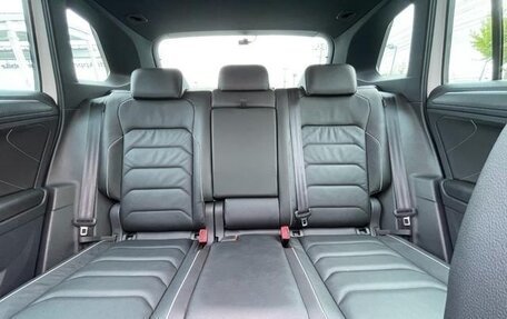 Volkswagen Tiguan II, 2021 год, 2 120 000 рублей, 17 фотография