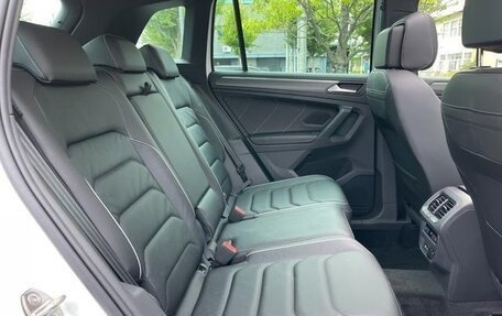 Volkswagen Tiguan II, 2021 год, 2 120 000 рублей, 24 фотография