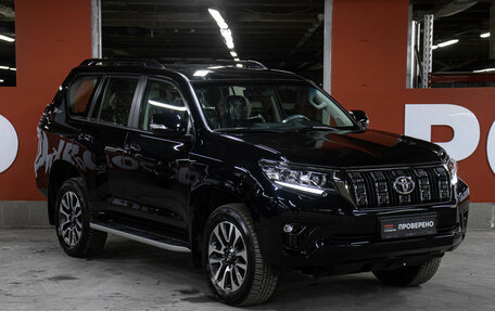 Toyota Land Cruiser Prado 150 рестайлинг 2, 2022 год, 11 499 000 рублей, 3 фотография