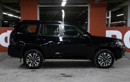 Toyota Land Cruiser Prado 150 рестайлинг 2, 2022 год, 11 499 000 рублей, 4 фотография