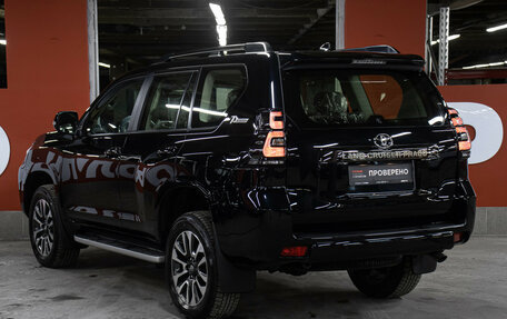 Toyota Land Cruiser Prado 150 рестайлинг 2, 2022 год, 11 499 000 рублей, 7 фотография