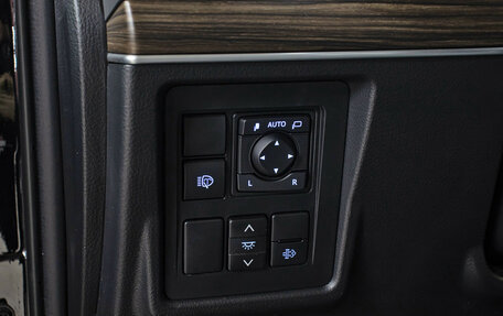 Toyota Land Cruiser Prado 150 рестайлинг 2, 2022 год, 11 499 000 рублей, 20 фотография