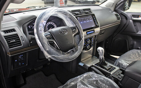 Toyota Land Cruiser Prado 150 рестайлинг 2, 2022 год, 11 499 000 рублей, 15 фотография