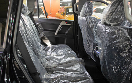 Toyota Land Cruiser Prado 150 рестайлинг 2, 2022 год, 11 499 000 рублей, 11 фотография