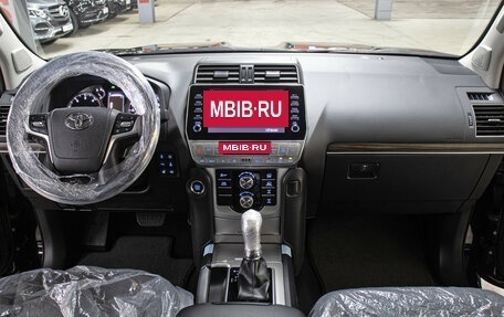 Toyota Land Cruiser Prado 150 рестайлинг 2, 2022 год, 11 499 000 рублей, 13 фотография