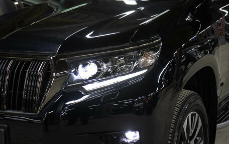 Toyota Land Cruiser Prado 150 рестайлинг 2, 2022 год, 11 499 000 рублей, 27 фотография