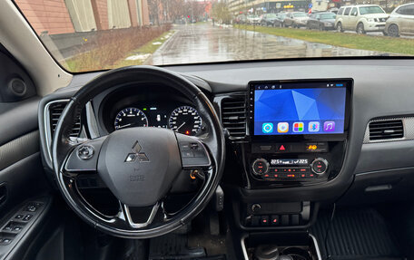 Mitsubishi Outlander III рестайлинг 3, 2017 год, 1 700 000 рублей, 8 фотография