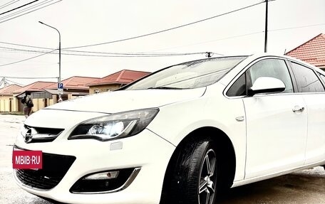 Opel Astra J, 2013 год, 850 000 рублей, 2 фотография