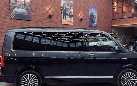 Volkswagen Multivan T6 рестайлинг, 2019 год, 5 000 000 рублей, 6 фотография