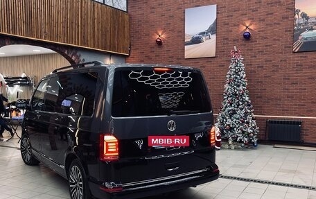 Volkswagen Multivan T6 рестайлинг, 2019 год, 5 000 000 рублей, 4 фотография