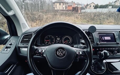 Volkswagen Multivan T6 рестайлинг, 2019 год, 5 000 000 рублей, 15 фотография