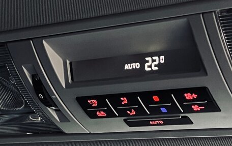 Volkswagen Multivan T6 рестайлинг, 2019 год, 5 000 000 рублей, 17 фотография