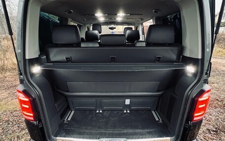 Volkswagen Multivan T6 рестайлинг, 2019 год, 5 000 000 рублей, 20 фотография