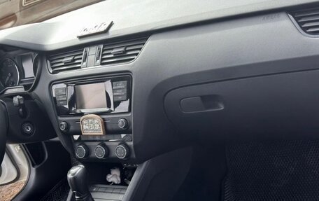 Skoda Octavia, 2015 год, 1 300 000 рублей, 4 фотография