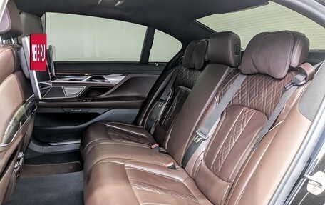 BMW 7 серия, 2018 год, 3 400 000 рублей, 13 фотография