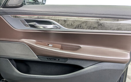 BMW 7 серия, 2018 год, 3 400 000 рублей, 28 фотография