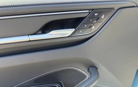 Porsche Macan, 2025 год, 17 990 000 рублей, 15 фотография