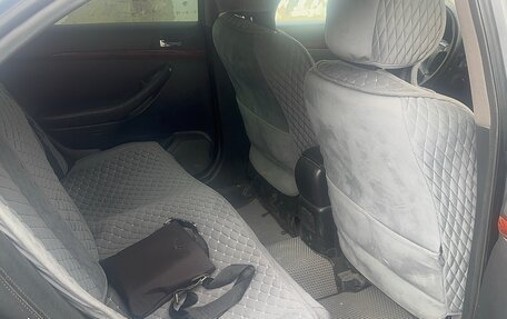 Toyota Avensis III рестайлинг, 2004 год, 650 000 рублей, 5 фотография